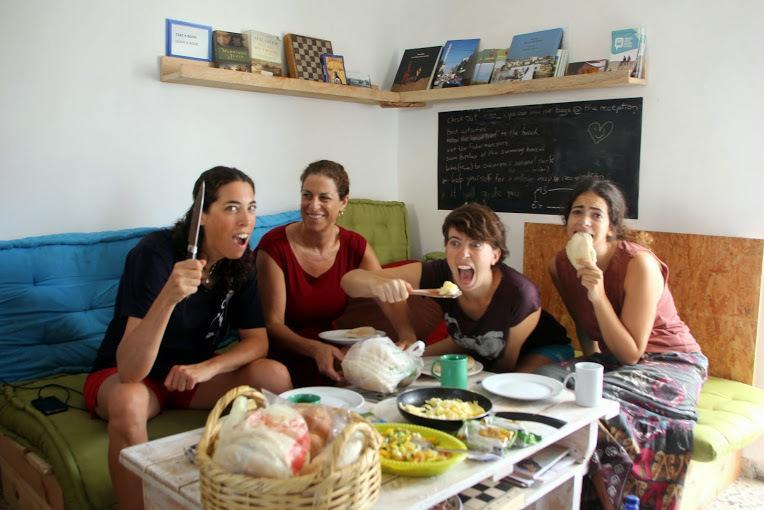 Juha'S Guesthouse - Zarqa Bay Jisr ez Zarqa Dış mekan fotoğraf
