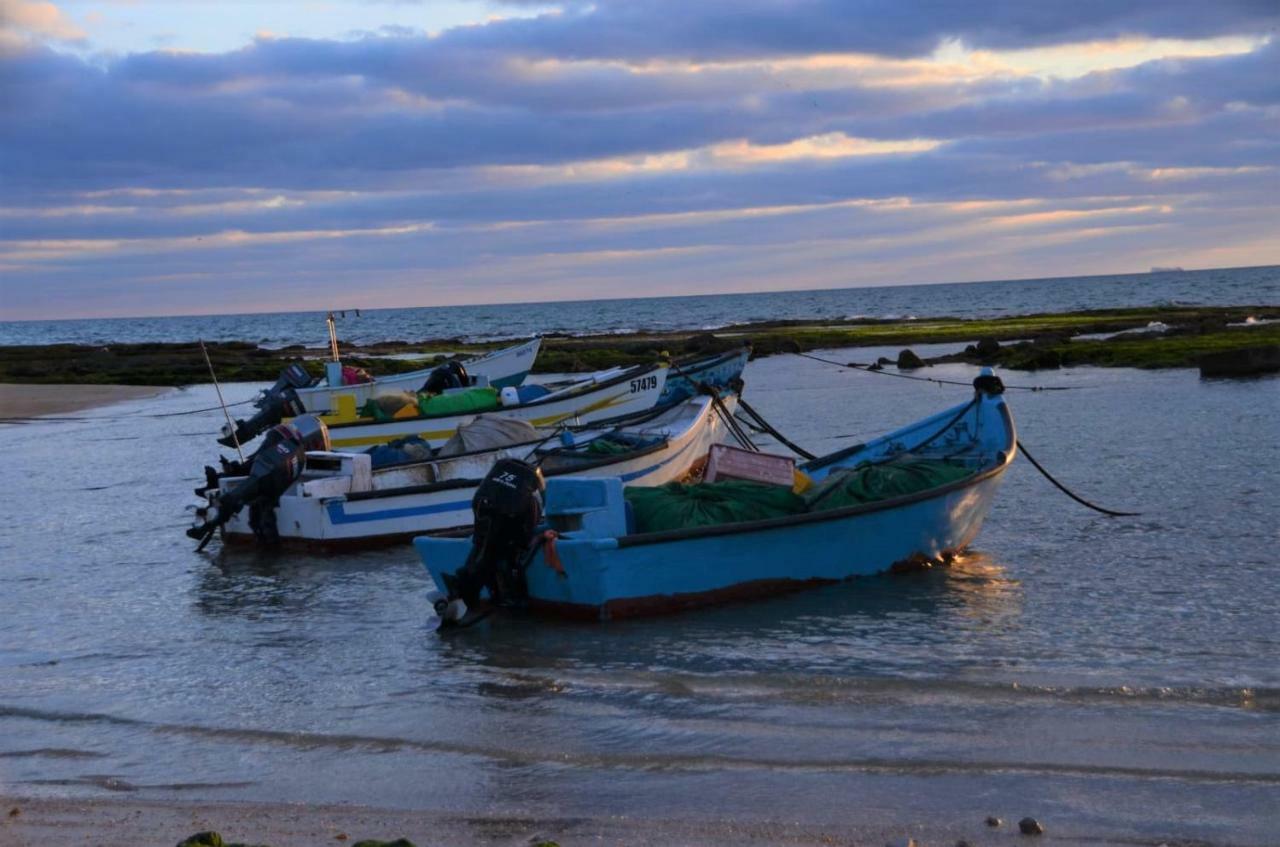 Juha'S Guesthouse - Zarqa Bay Jisr ez Zarqa Dış mekan fotoğraf